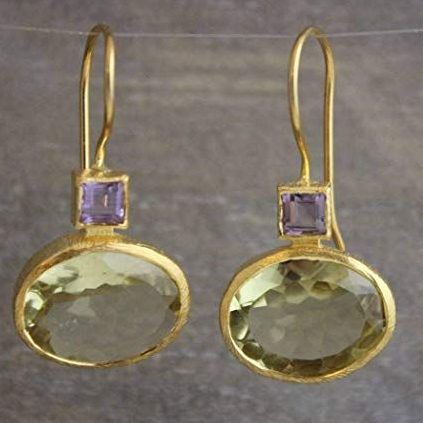 Lucinia - Boucles d'oreilles vintage dorées au cristal vert chic