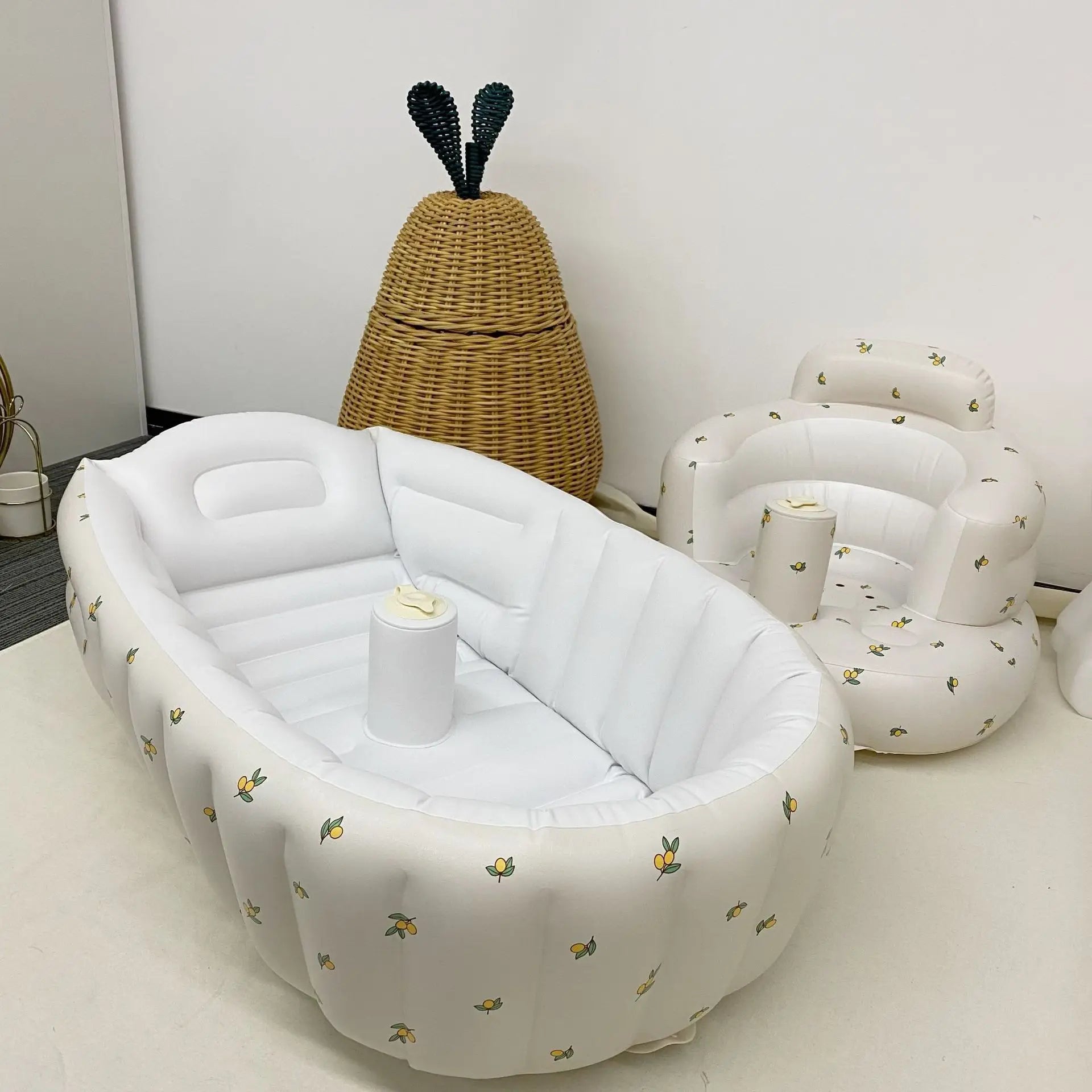 Blow Up Baby Bath - Baignoire Bébé Gonflable pour Intérieur et Extérieur
