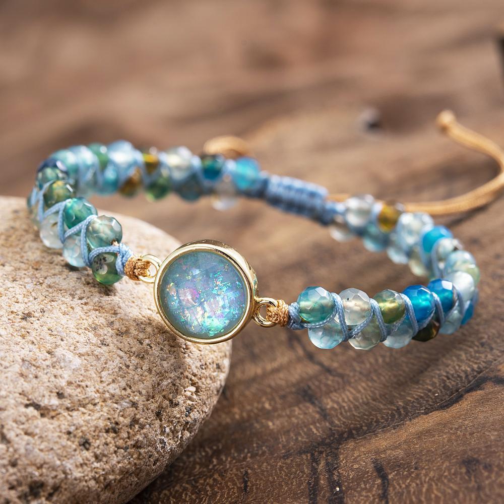 Liora - Bracelet perlé en opale bleue