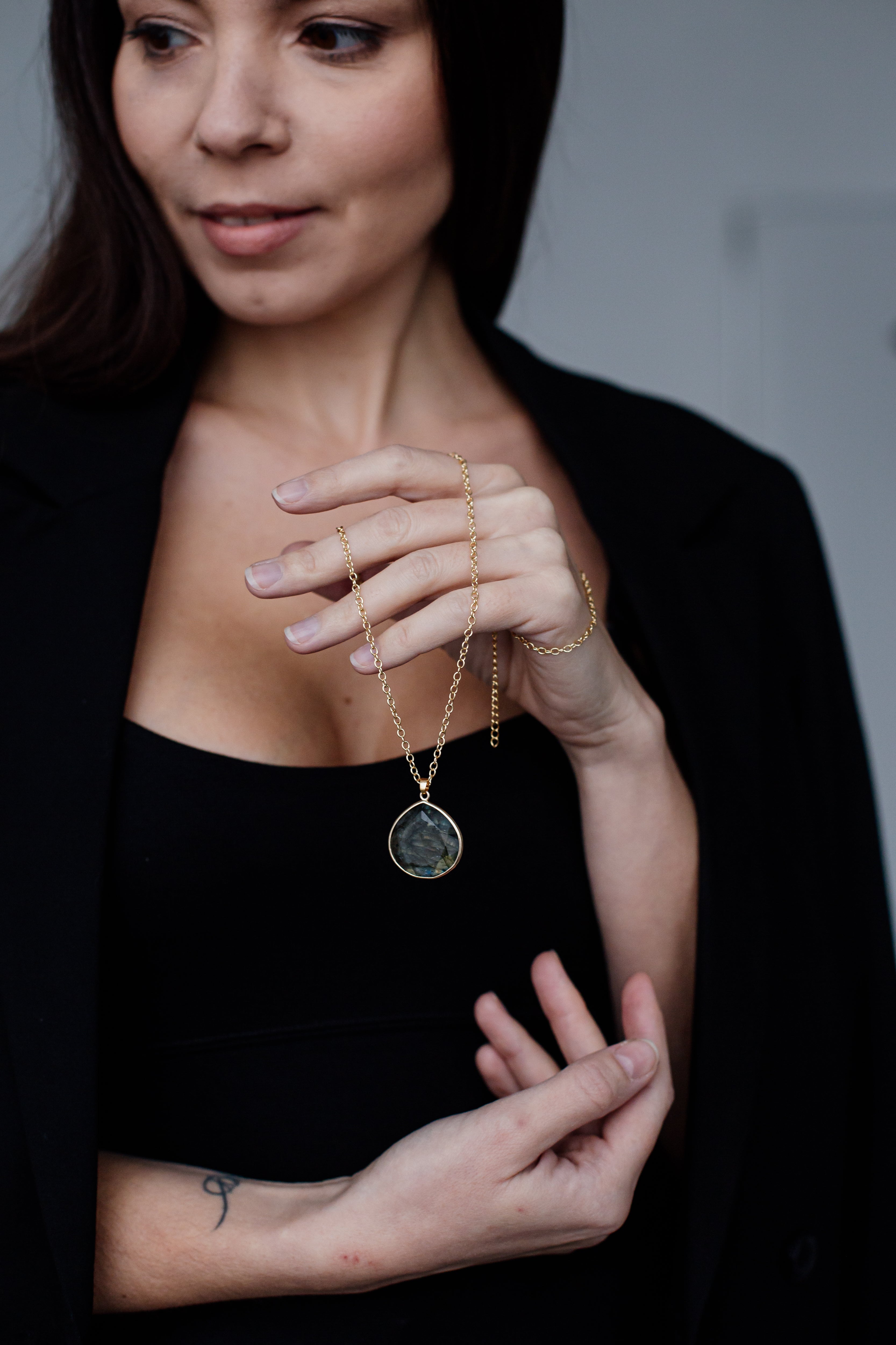 Collier en labradorite - Pendentif en labradorite irisée