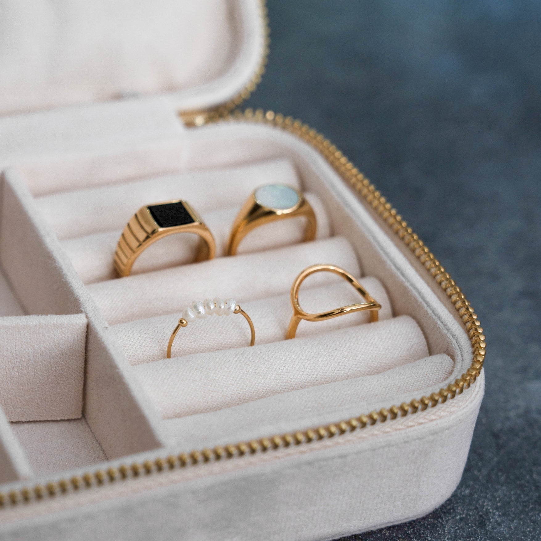 Isolde - Bague mini perles chic