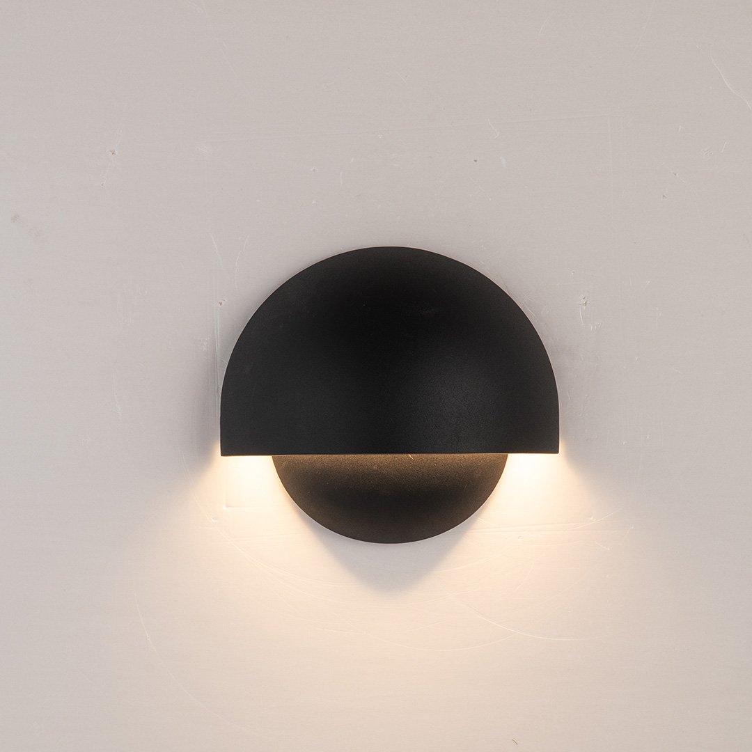 AquaLight - Applique Murale LED Extérieure Moderne et Étanche