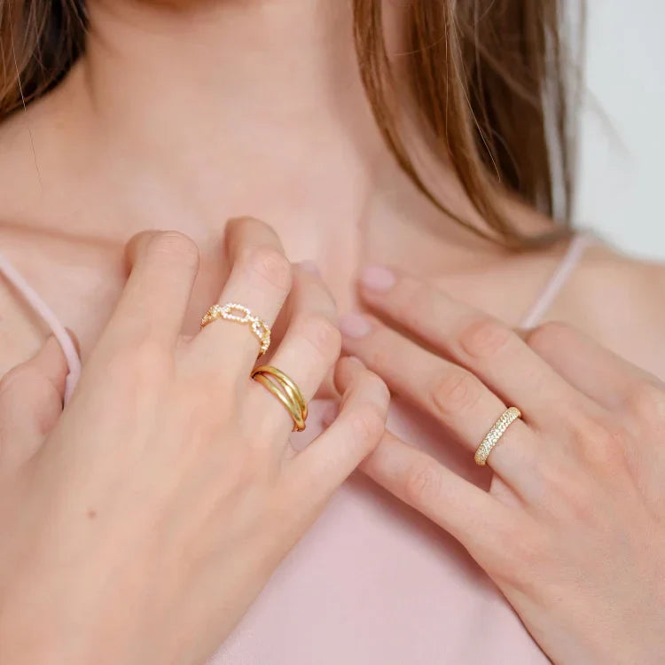 Marina - Bague maillons zircone dorée élégante
