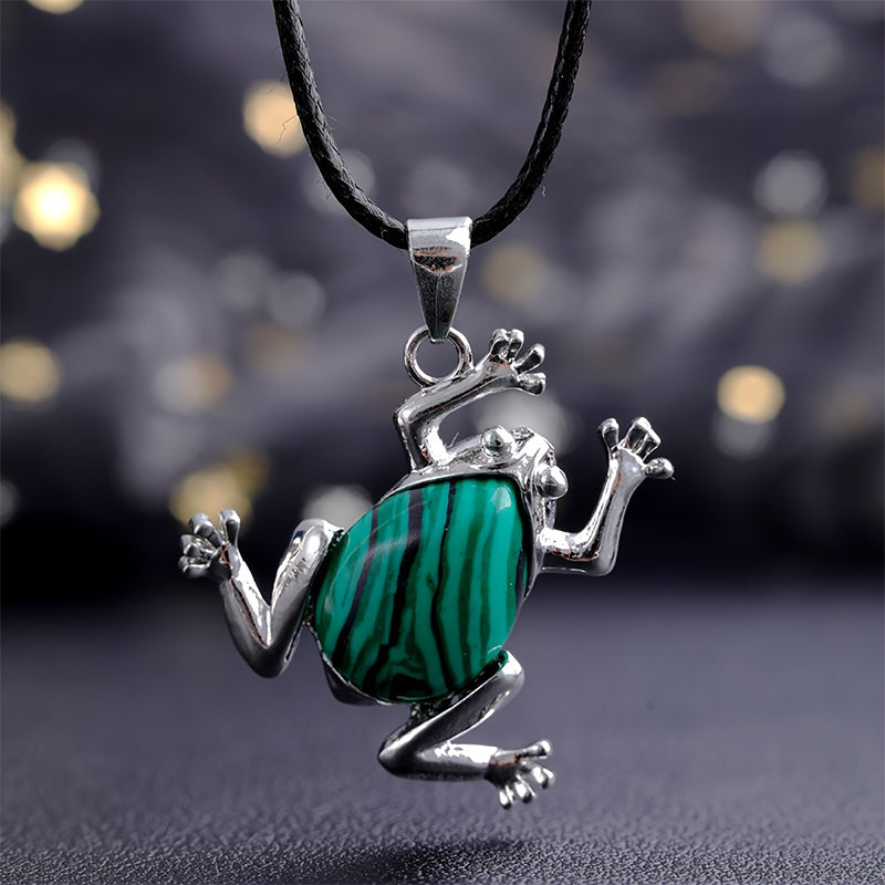 Gaia - Collier méditation en cristaux naturels au design grenouille