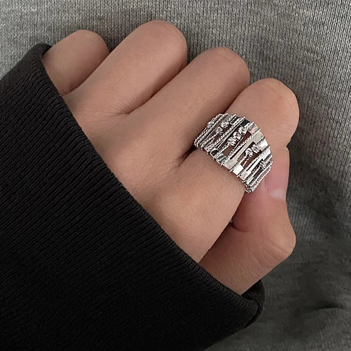 Alina - Bague perle ajourée, chic et contemporain