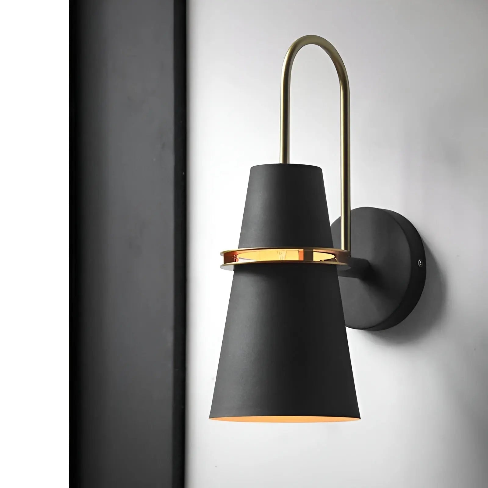 Élitéa – Applique Murale Élégance Rétro | Éclairage de Luxe par EliteAura