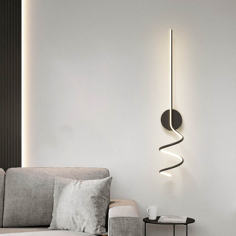 GlowWave - Applique Murale LED Arquée au Design Épuré