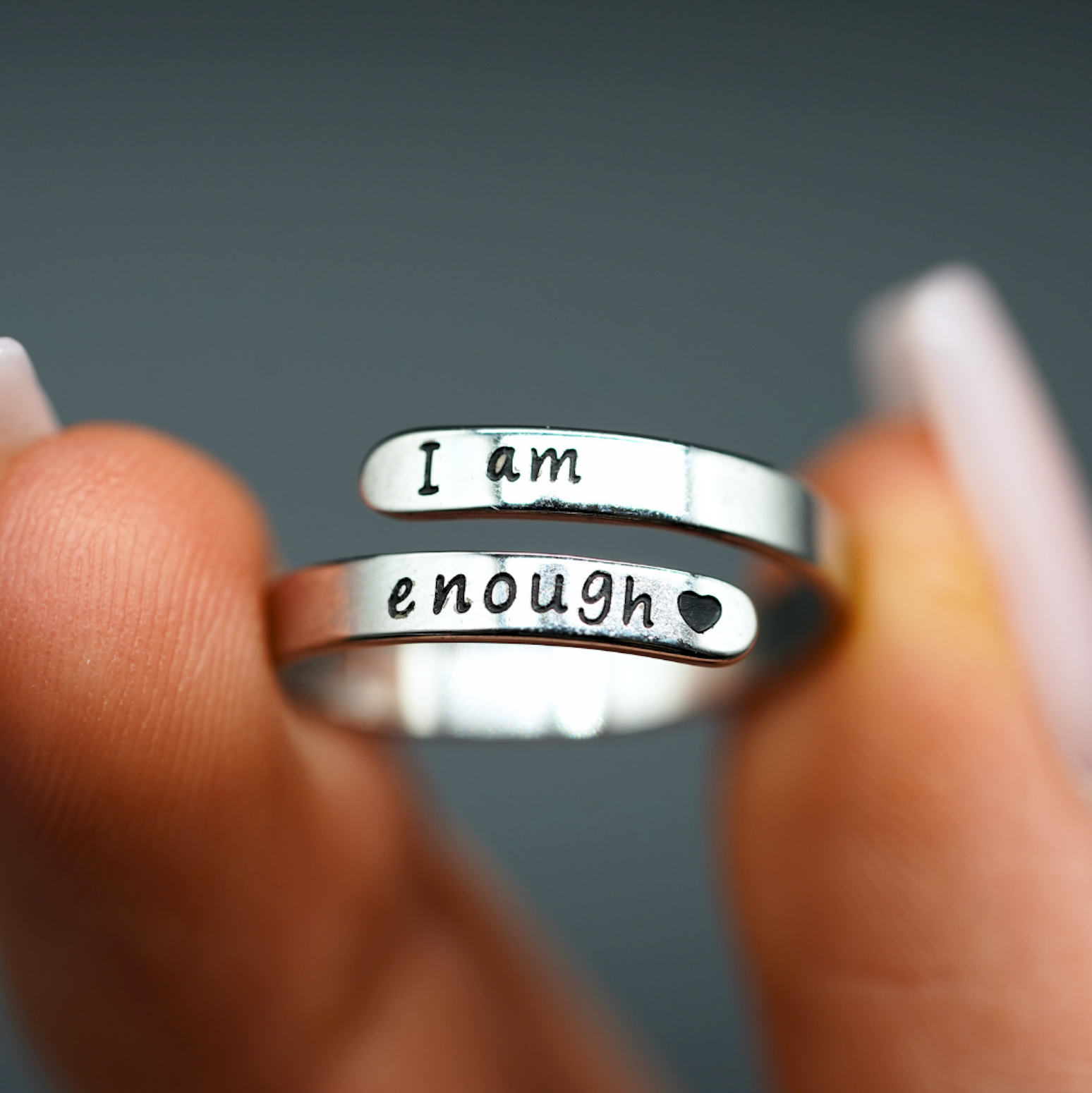 I Am Enough Ring – Bijou Élégant pour l'Amour-Propre