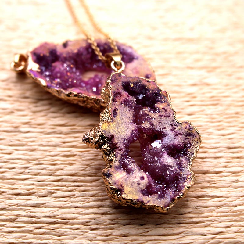Gaia - Pendentif géode en cristaux naturels