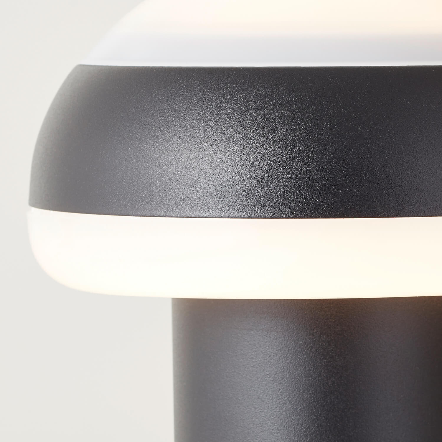 LumaPillar - Borne Lumineuse LED Moderne pour Extérieur