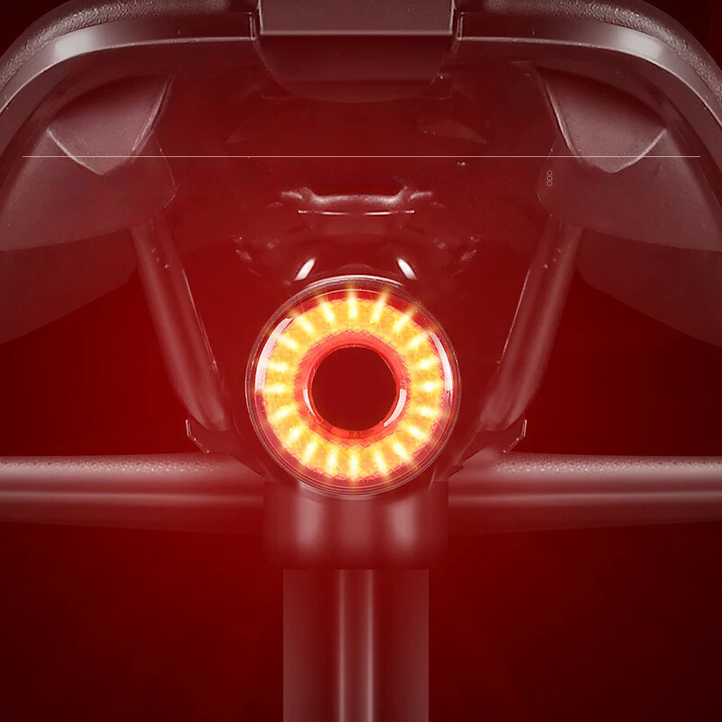 SafetyGlow 360 - Feu Arrière Vélo Intelligent avec Détecteur de Mouvement