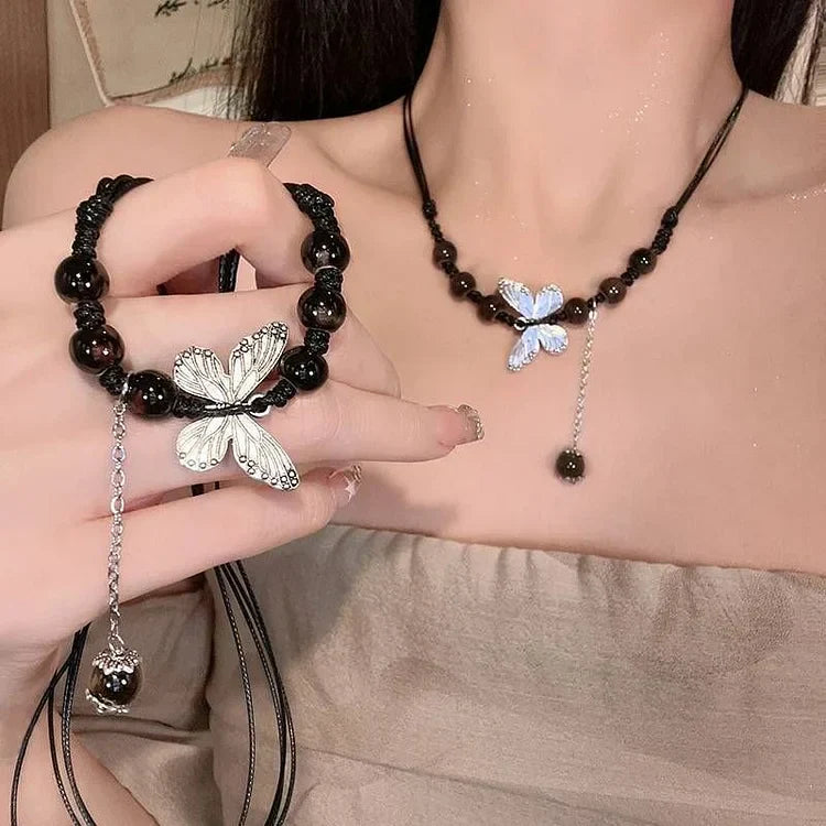 Aurora - Collier papillon et perles élégance enchanteresse