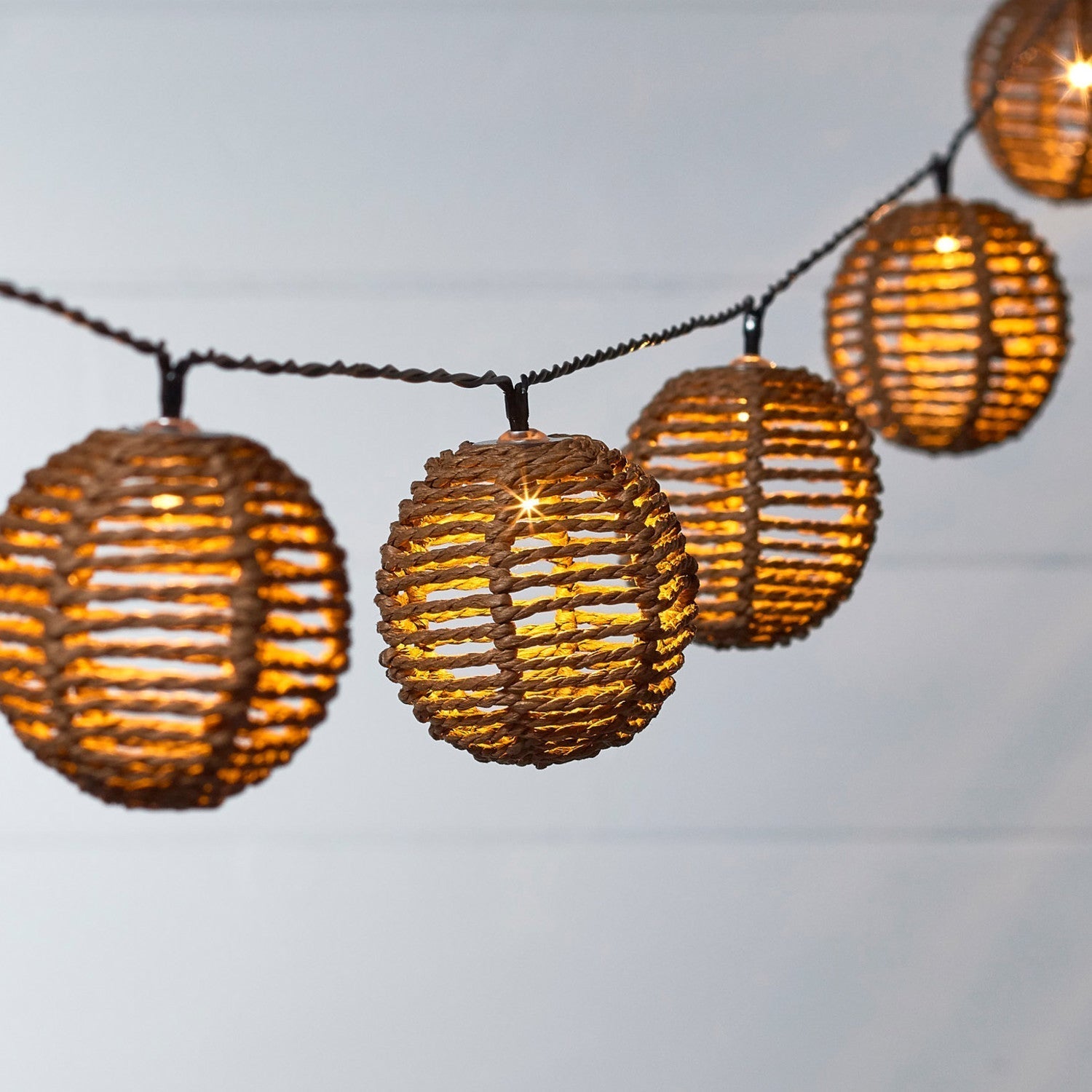 SolarGlow - Guirlande Lumineuse Solaire en Rotin