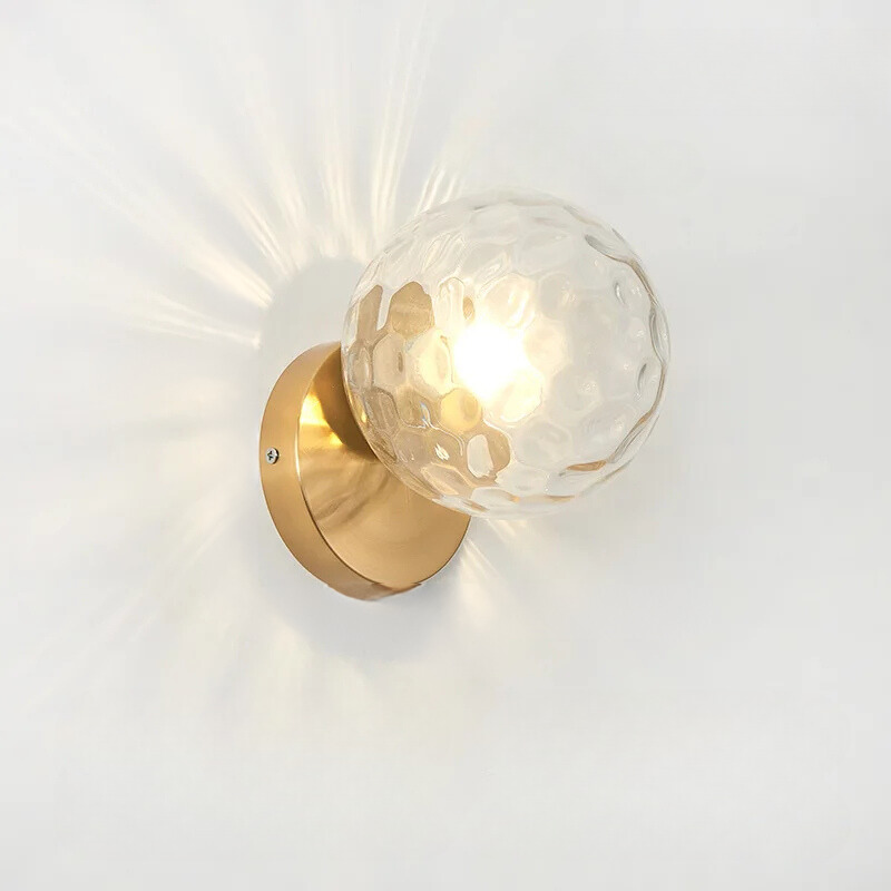 LuxeGlow - Applique Murale Doree avec Globe en Verre