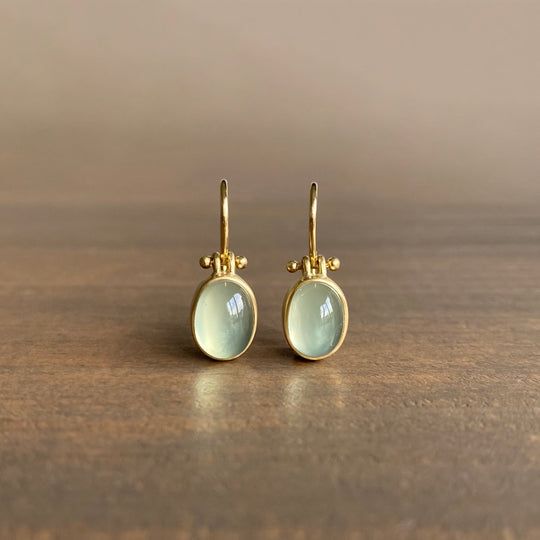 Elina - Boucles d'oreilles vintage à la pierre de lune verte mystique