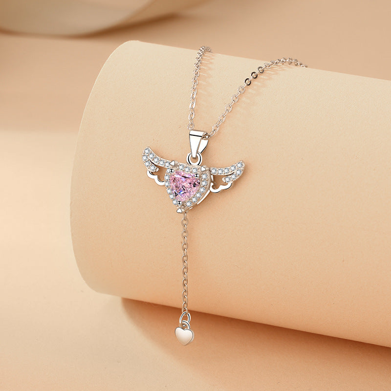 Livia - Collier pendentif aile d'ange élégant