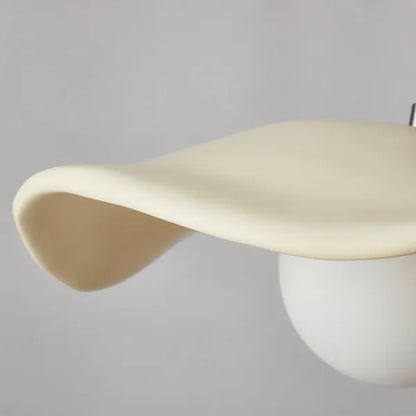 Lunéra – Suspension Feuilles de Lotus | Élégance Naturelle pour Votre Espace Repas