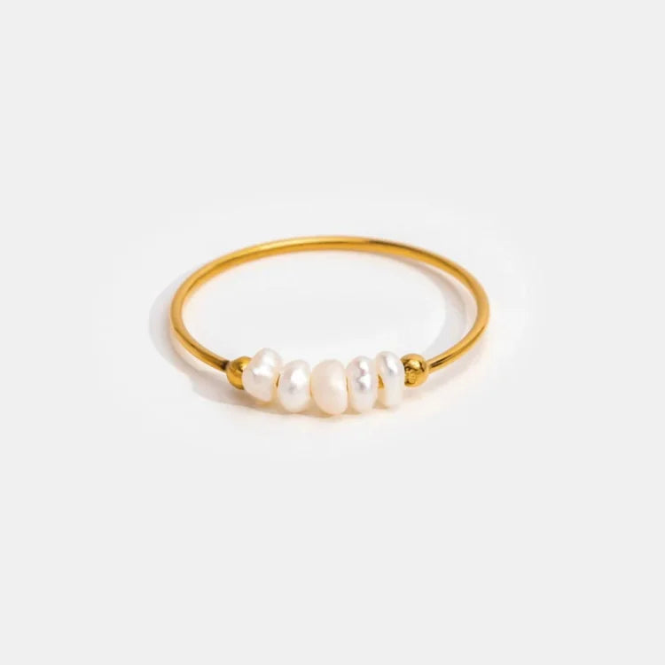 Sophie - Bague perle dorée au luxe classique intemporel