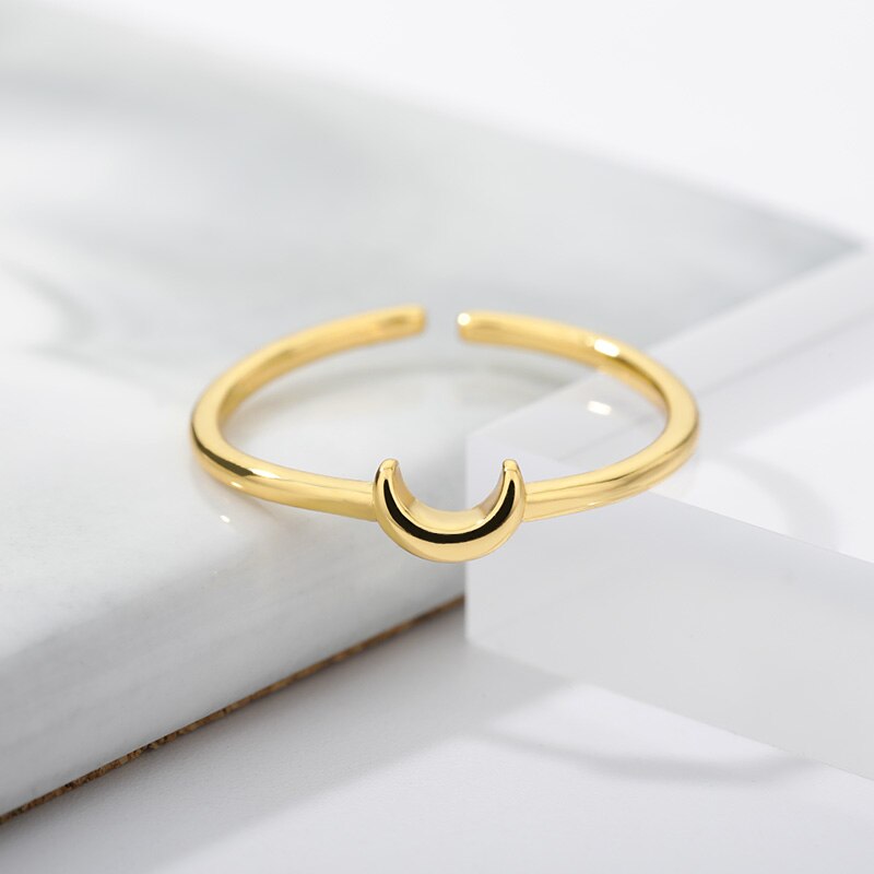 Nova – Bague Demi-Lune Fine et Bijou Élégant