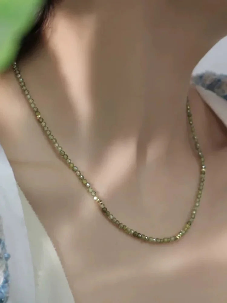 Celeste - Collier en zircone vert olive, or 14K luxueux