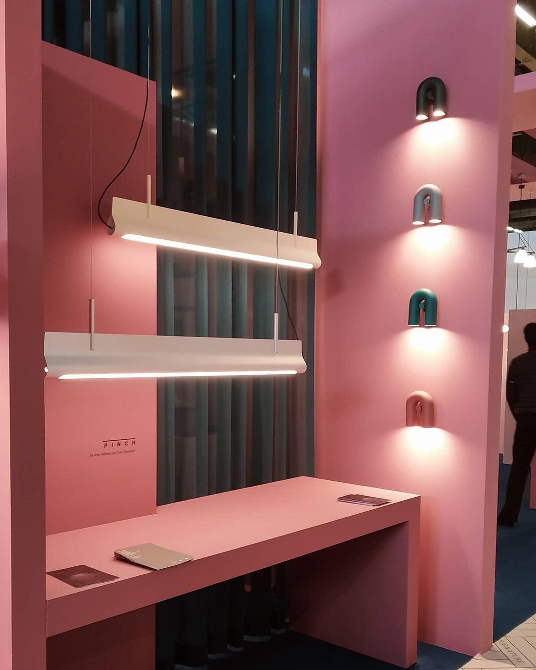 Cirqua – Éclairage Ludique à Modules en Forme de U