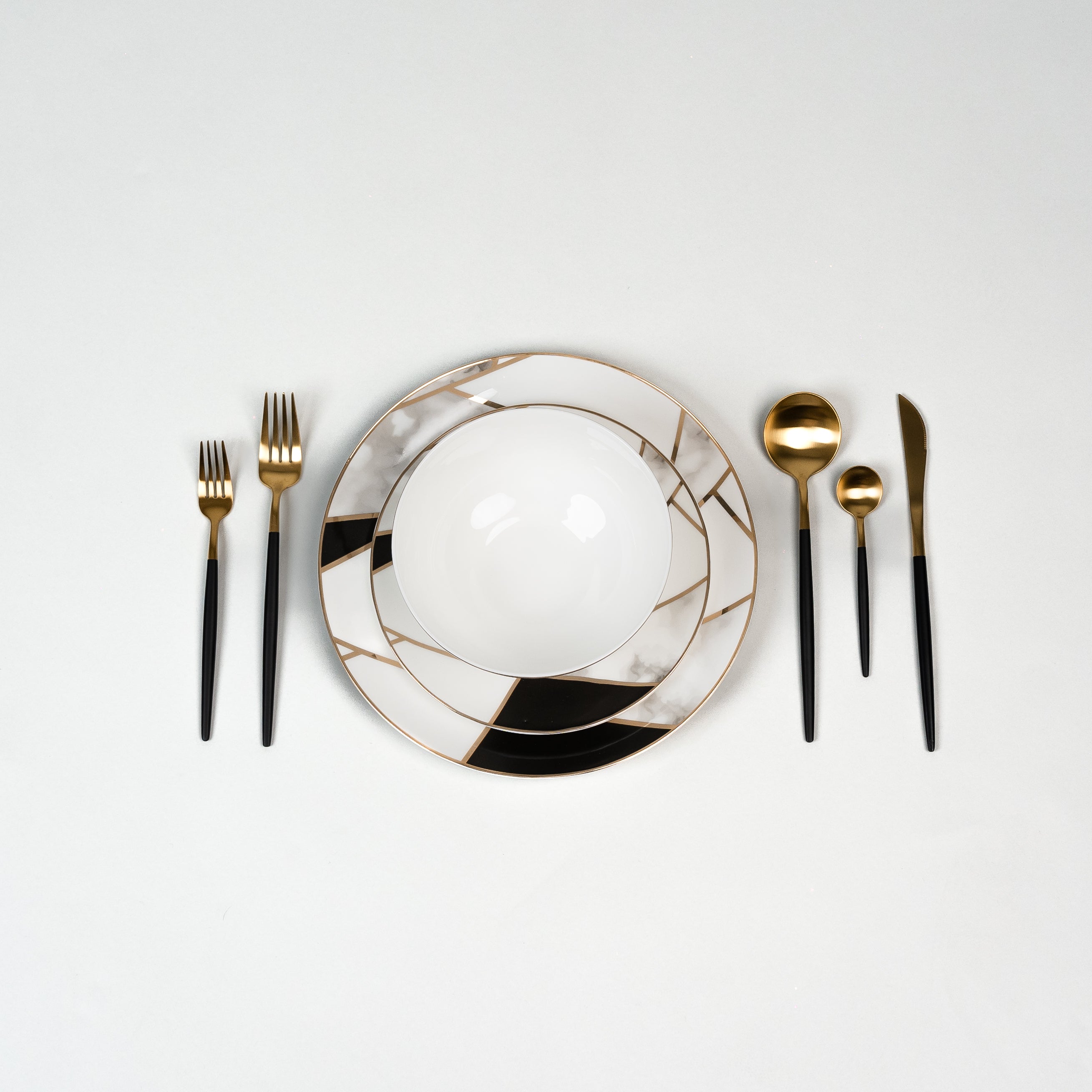 Luminoir Transform - Service de table 12 pièces en porcelaine marbre noir et or