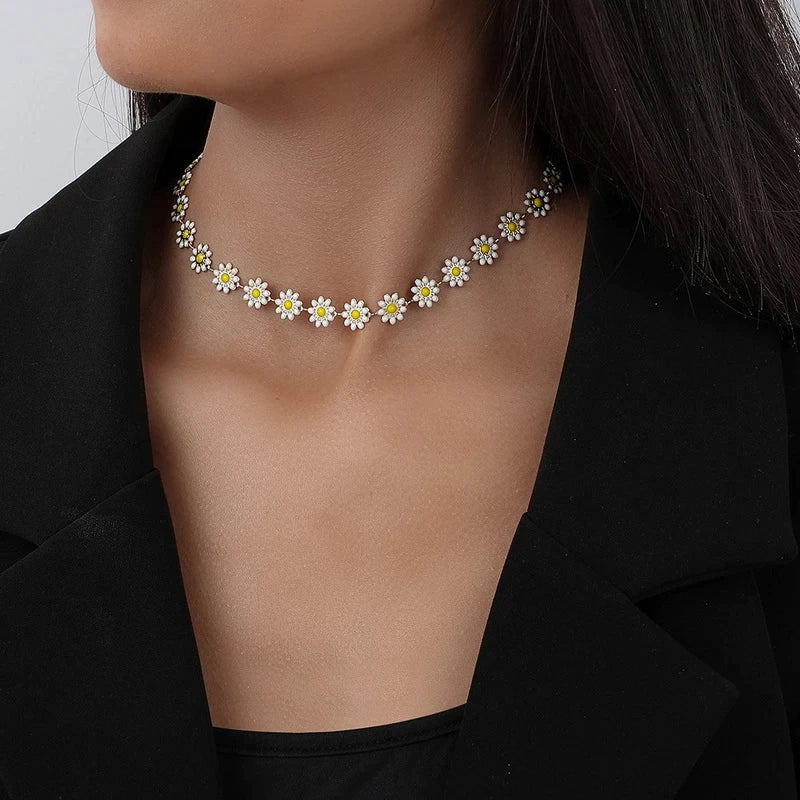 Marisol - Collier marguerite dorée élégant