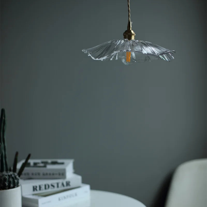 FloraLuxe | Élégante Lampe Suspendue en Verre Floral pour Salle à Manger 3