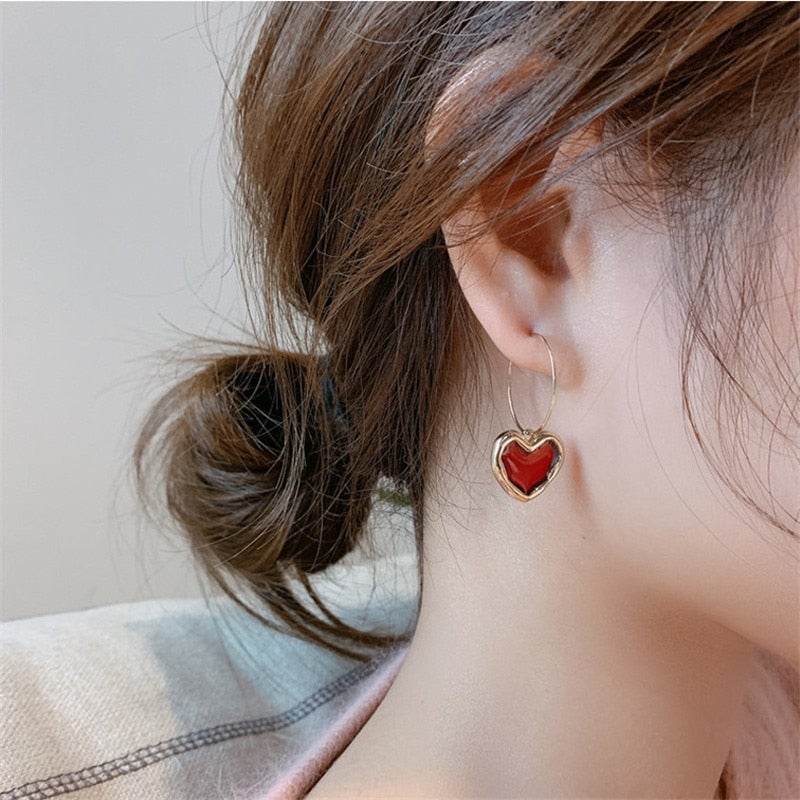 Amore - Boucles d'oreilles petits cœurs rouges