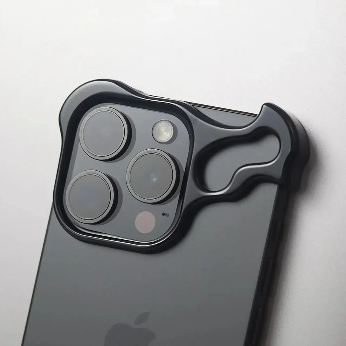 TitanShield Case - Coque iPhone Métal Stylée Protection