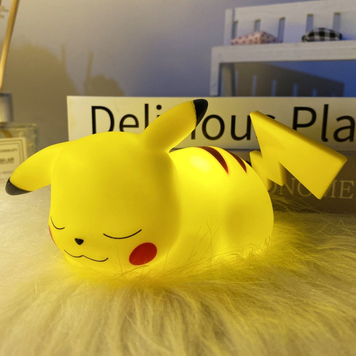 Lampe de Chevet LED Pikachu avec Éclairage Doux | Veilleuse de Nuit Amusante pour Enfants 1