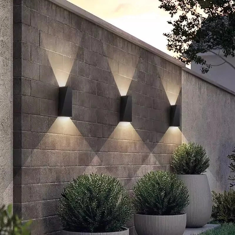 LumiEdge | Élégante Lampe Extérieure LED Étanche Moderne Design 2
