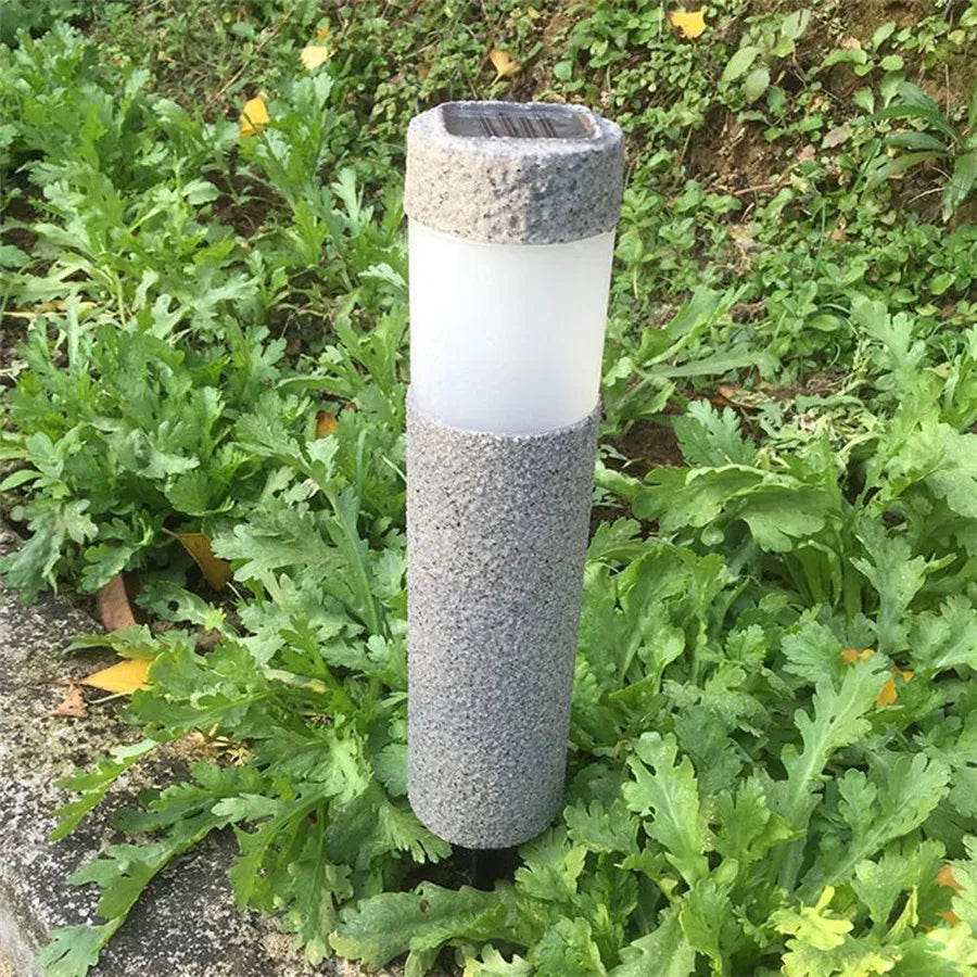 LumiStone | Élégante Lampe Colonne Solaire Résistante aux Intempéries 2