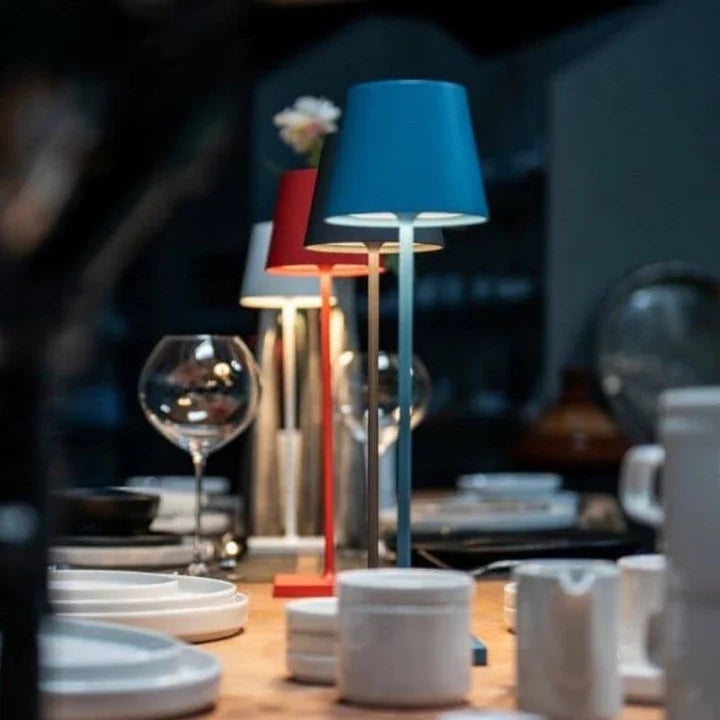 LumièreNordique | Élegante Lampe de Table Rechargeable Sans Fil en Aluminium 7