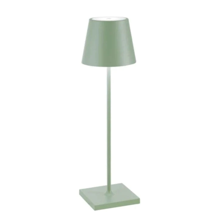 LumièreNordique | Élegante Lampe de Table Rechargeable Sans Fil en Aluminium 9