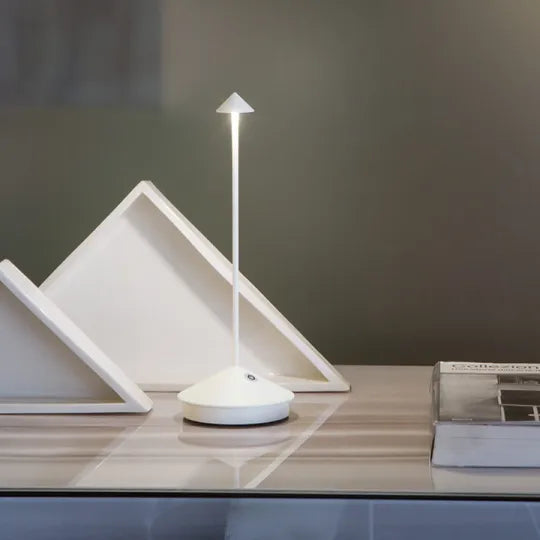 LumièreSpike | Élégante Lampe LED Sans Fil Rechargeable Étanche 5