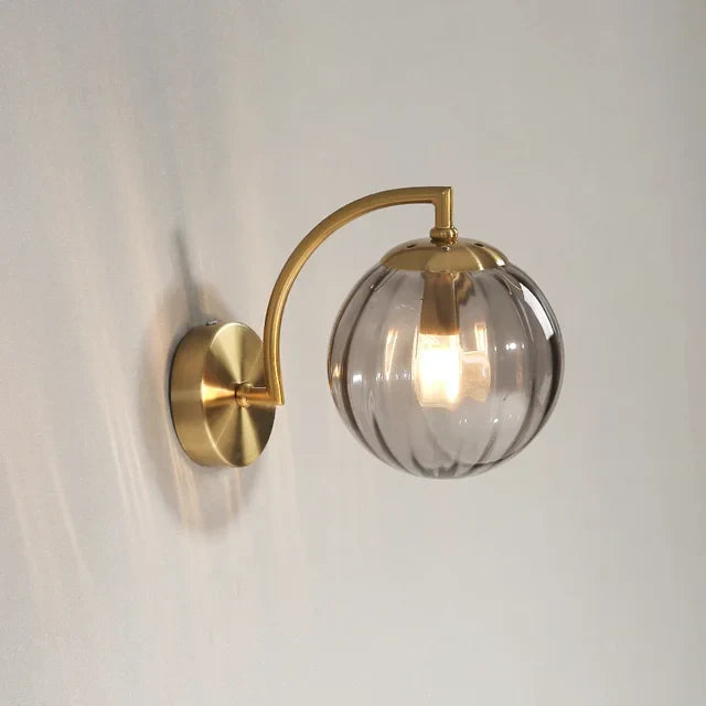 LuminaNordic | Élégante Applique Murale Design LED en Verre pour Chambre 3