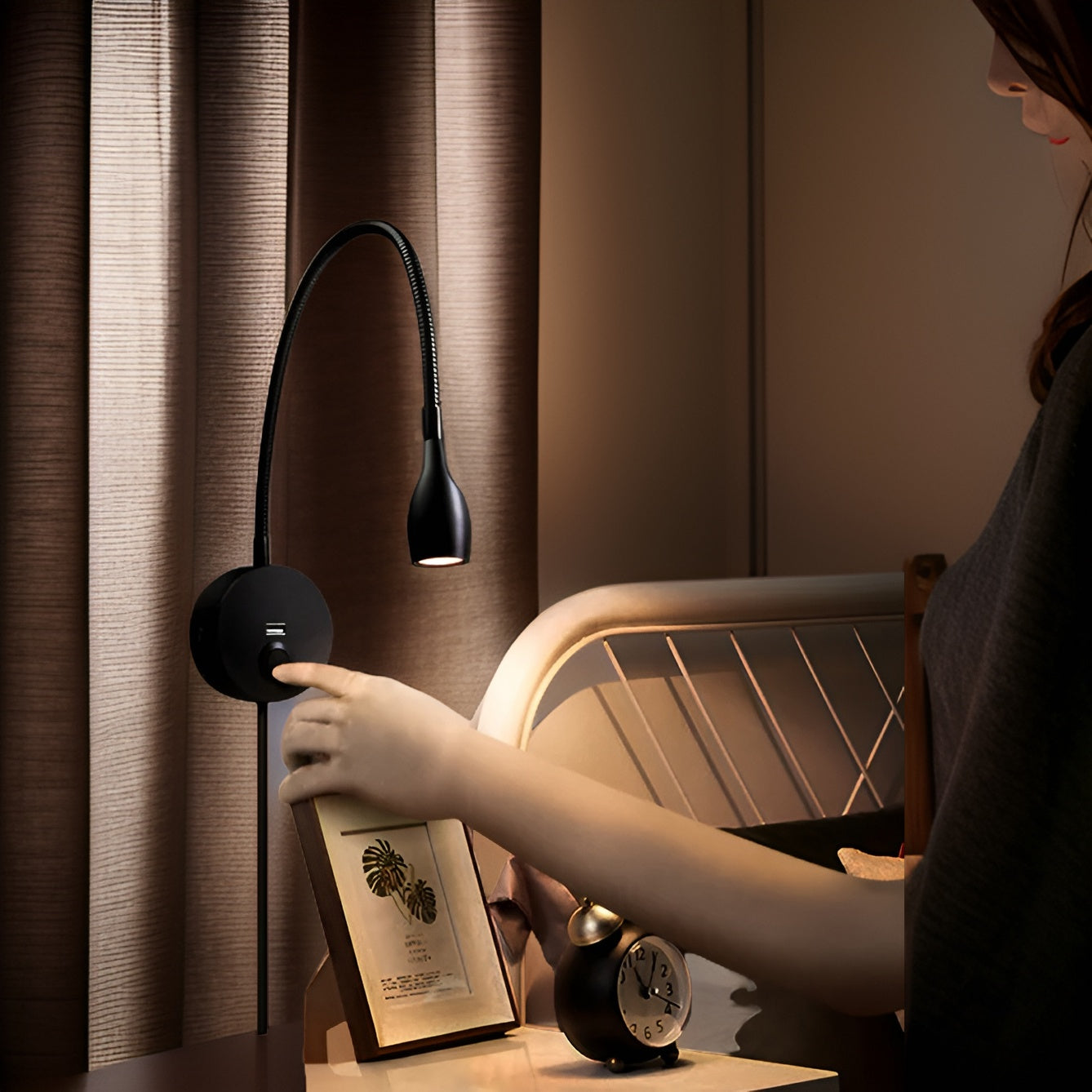 Luminara | Élégante Applique Murale LED Réglable pour Chambre ou Salon 0