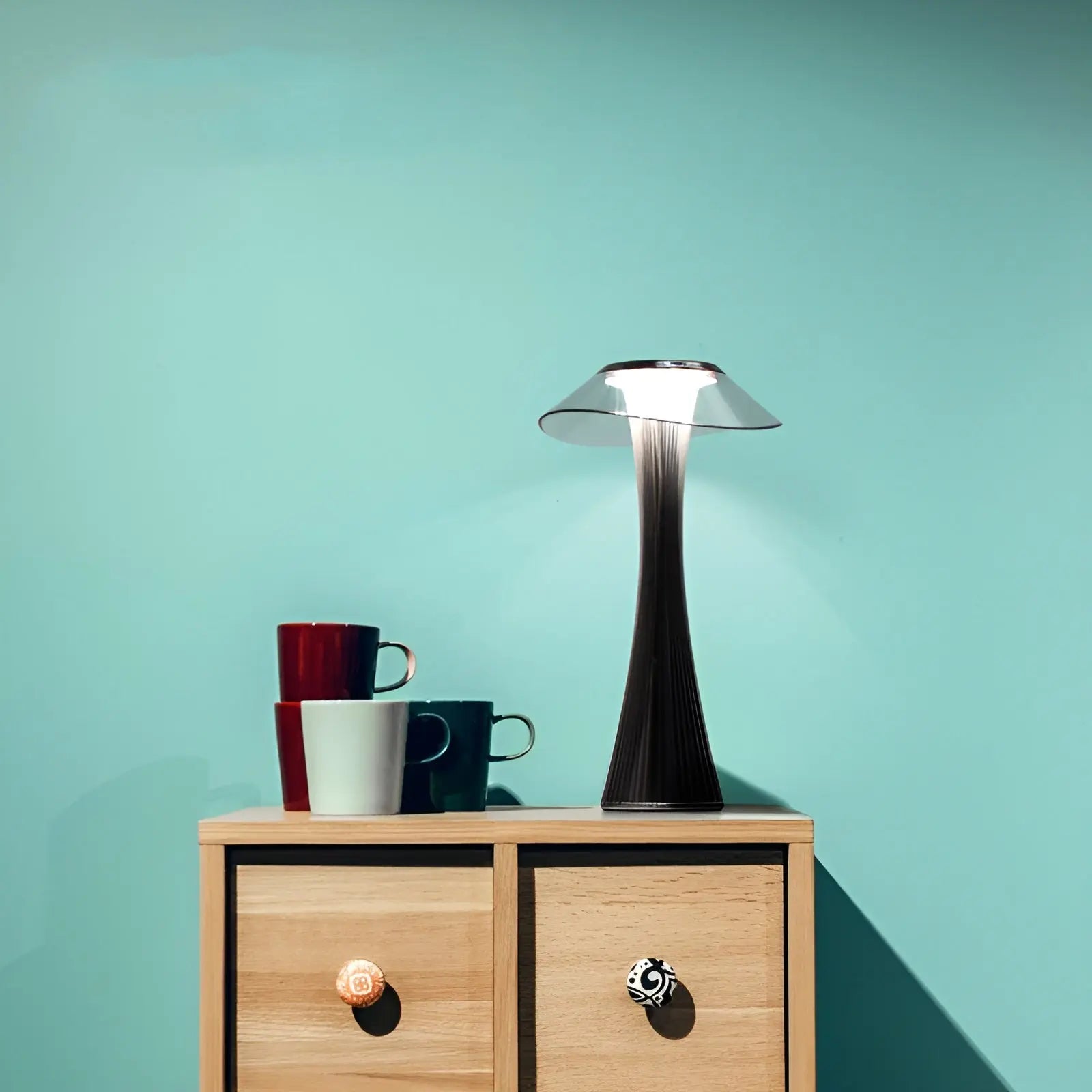 Luminari | Élégante Lampe de Chevet en Métal et Verre Design Contemporain 7