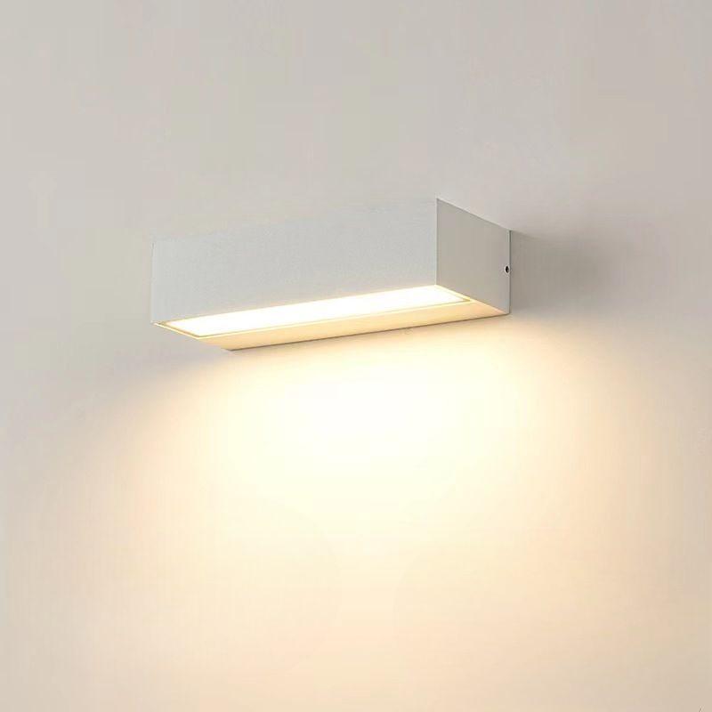 Luminor | Élégante Applique Murale Design en Métal Blanc pour Salon 3