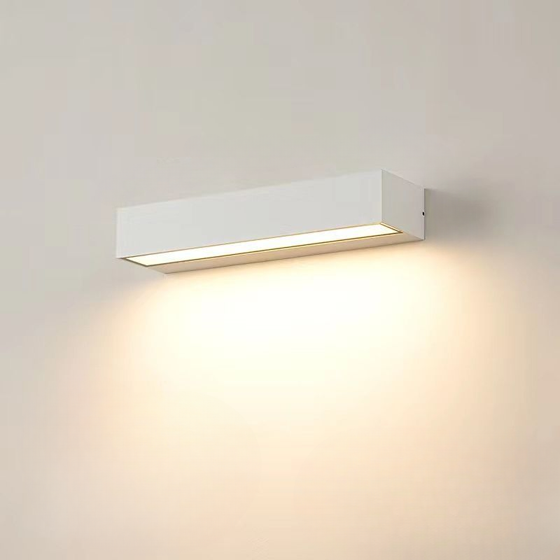 Luminor | Élégante Applique Murale Design en Métal Blanc pour Salon 5