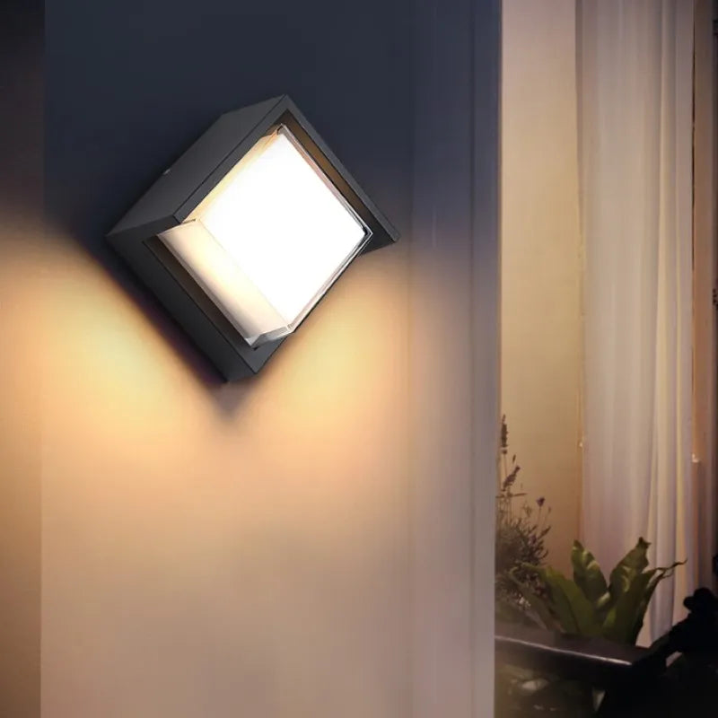 LunaLight | Élégante Applique Murale Extérieure Résistante aux Intempéries 10