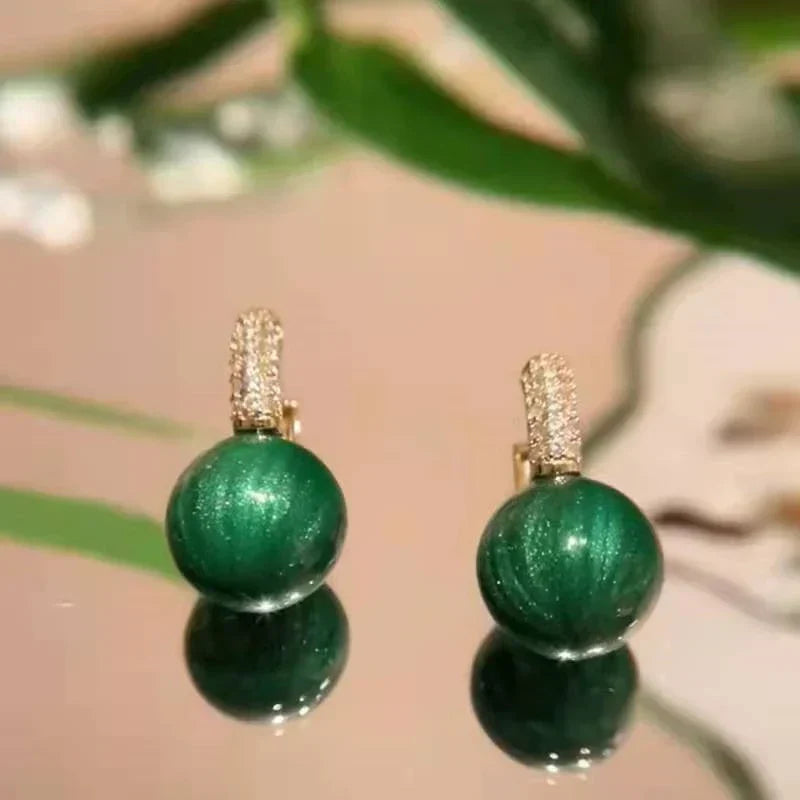 Alina - Boucles d'oreilles perle verte dorée