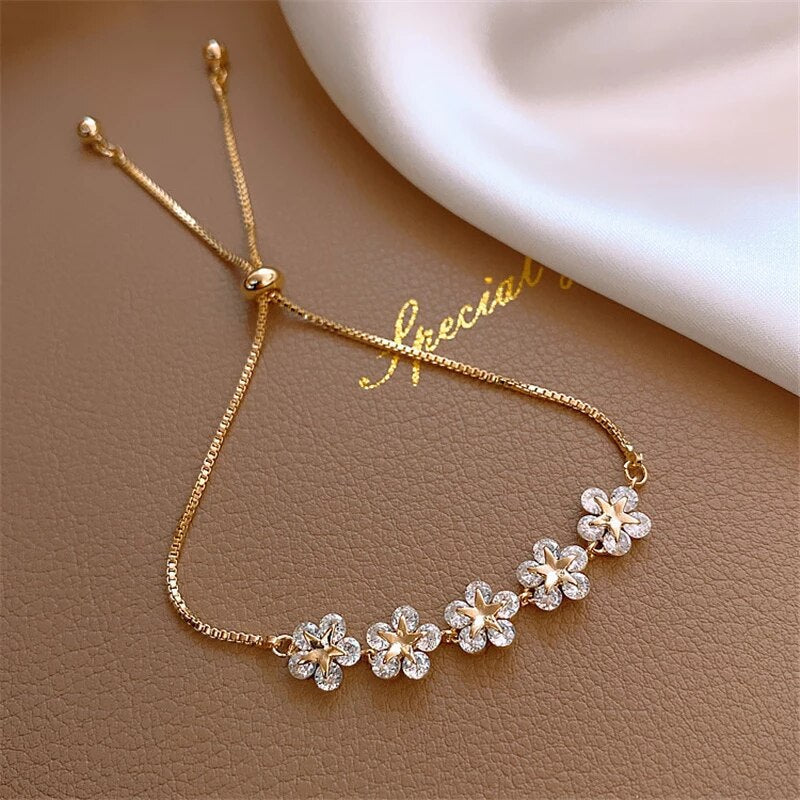 Rosalind - Bracelet fleurs doré avec cristaux scintillants