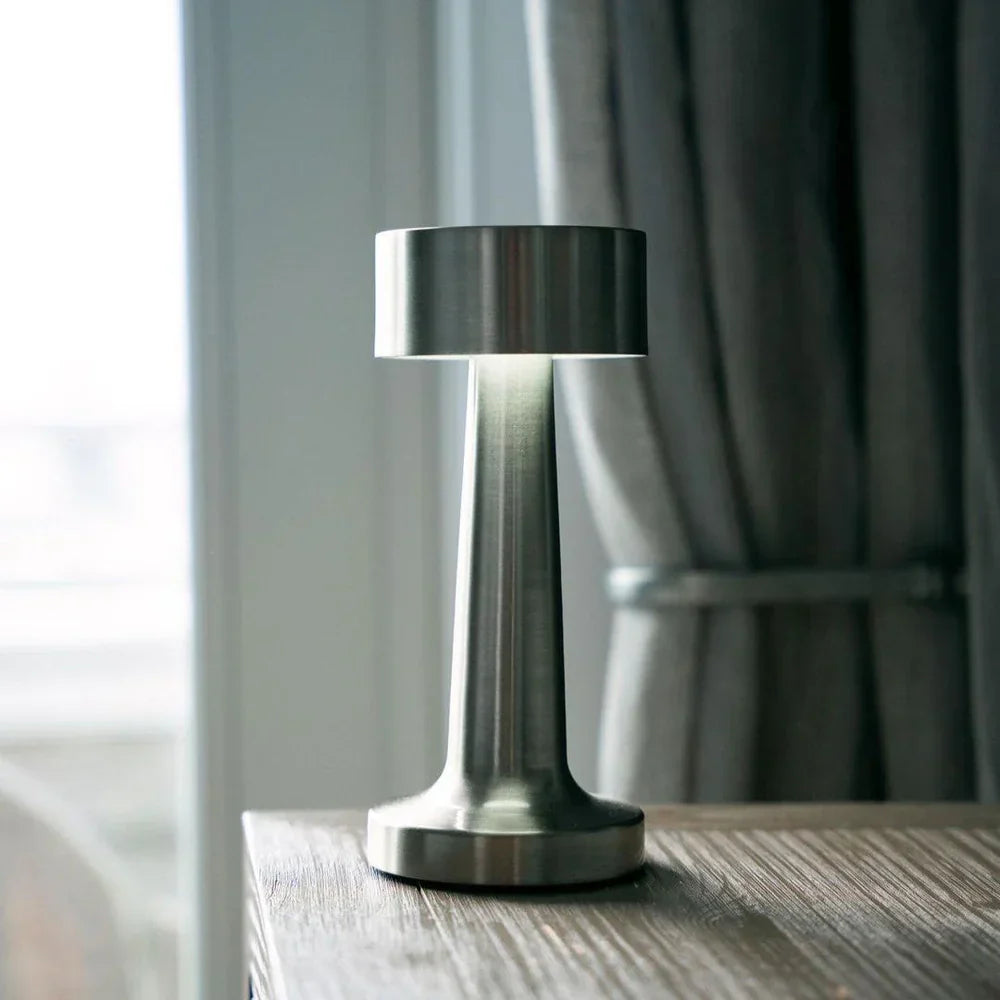 SleekGlow - Lampe de Table Moderne Stylée Intérieur