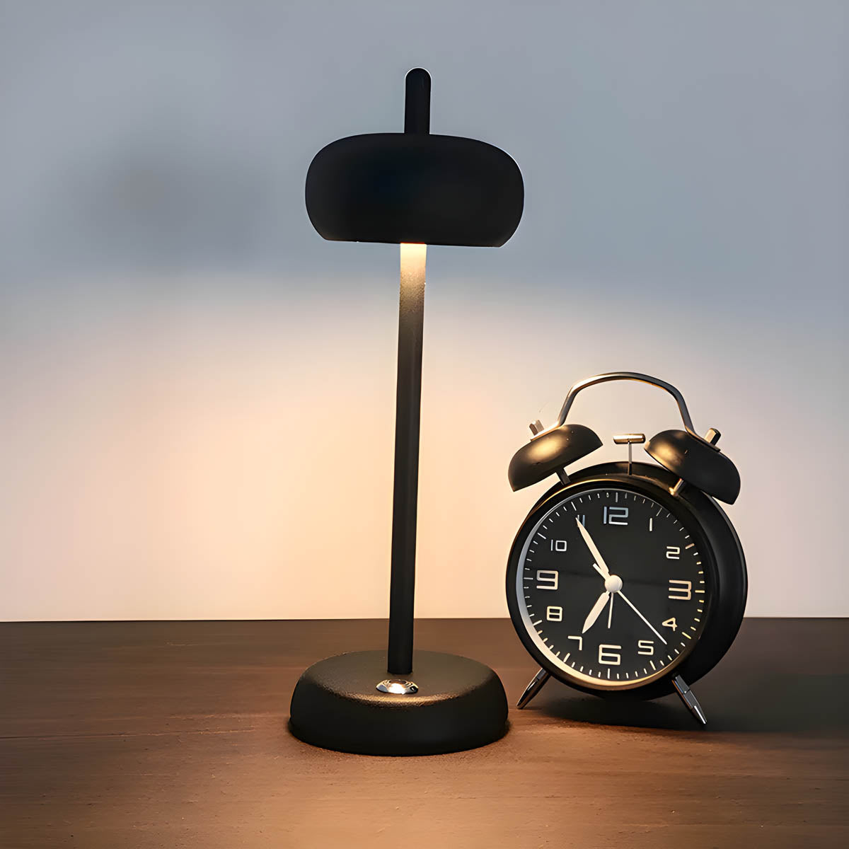 RineLight | Élégante Lampe de Table Rechargeable Sans Fil en Métal 1