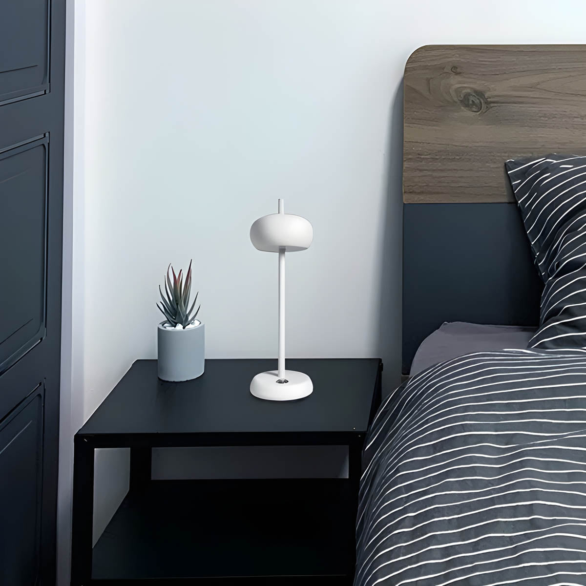 RineLight | Élégante Lampe de Table Rechargeable Sans Fil en Métal 5