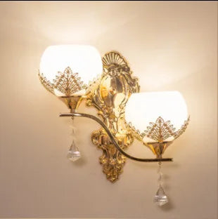 LuxeGlow - Applique Murale LED Doree pour un Eclairage Chaleureux