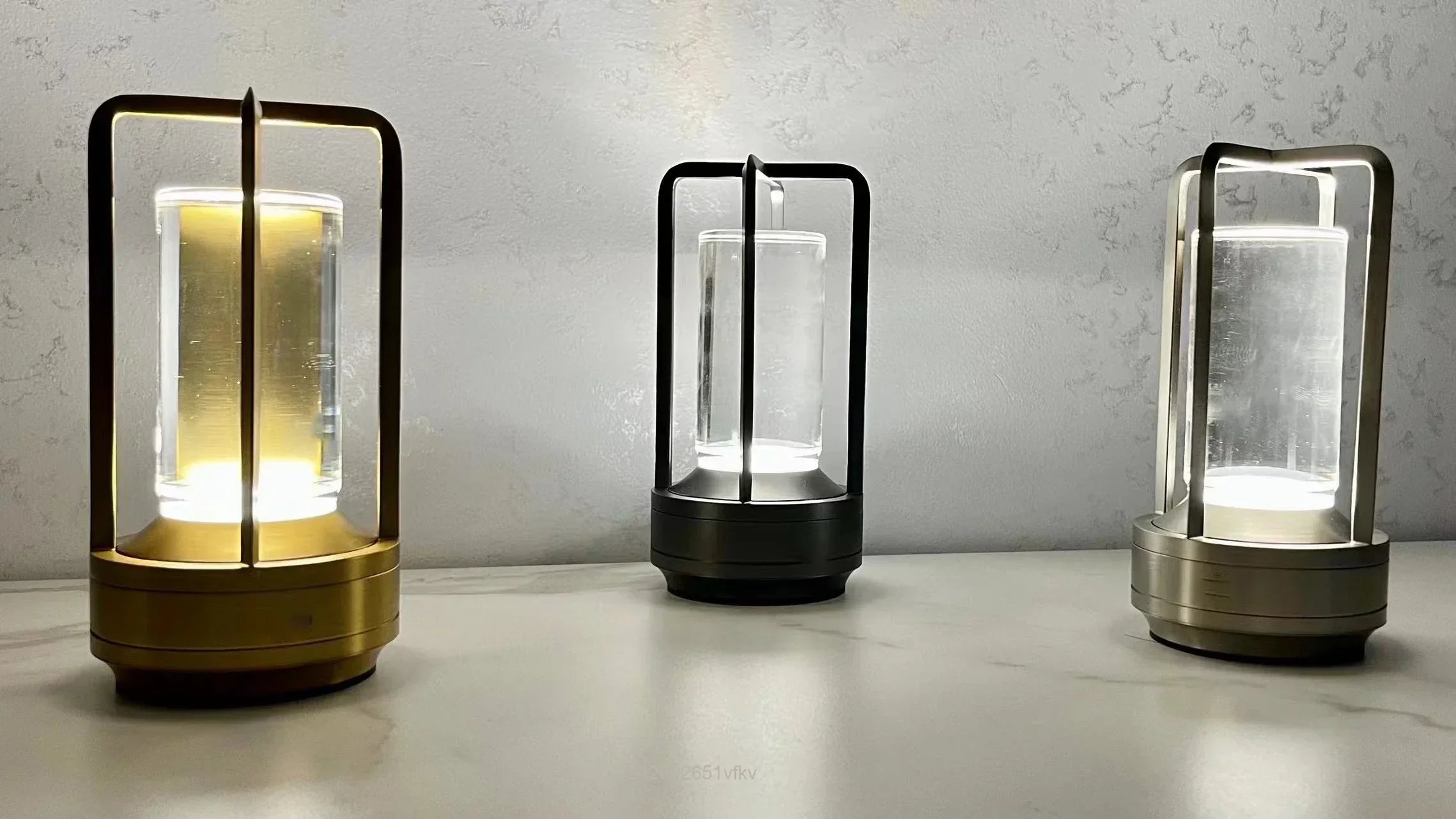LumenAura - Lanterne LED Sans Fil pour Intérieur et Extérieur