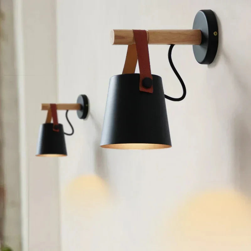 NordicGlow Light - Applique Murale LED en Bois avec Accents en Cuir